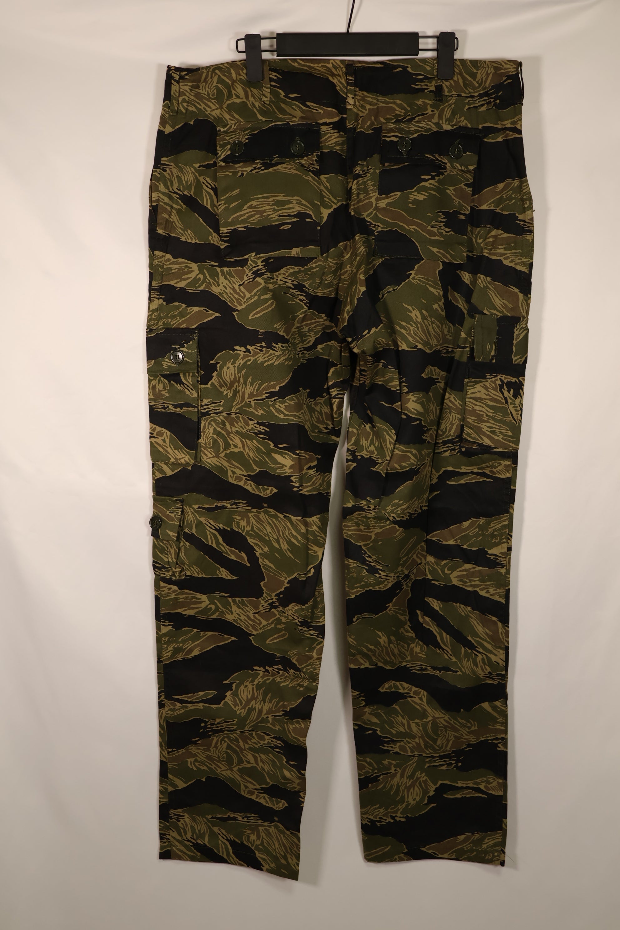 Real deadstock Okinawa Tiger Tiger Stripe Pants US-L in mint condition