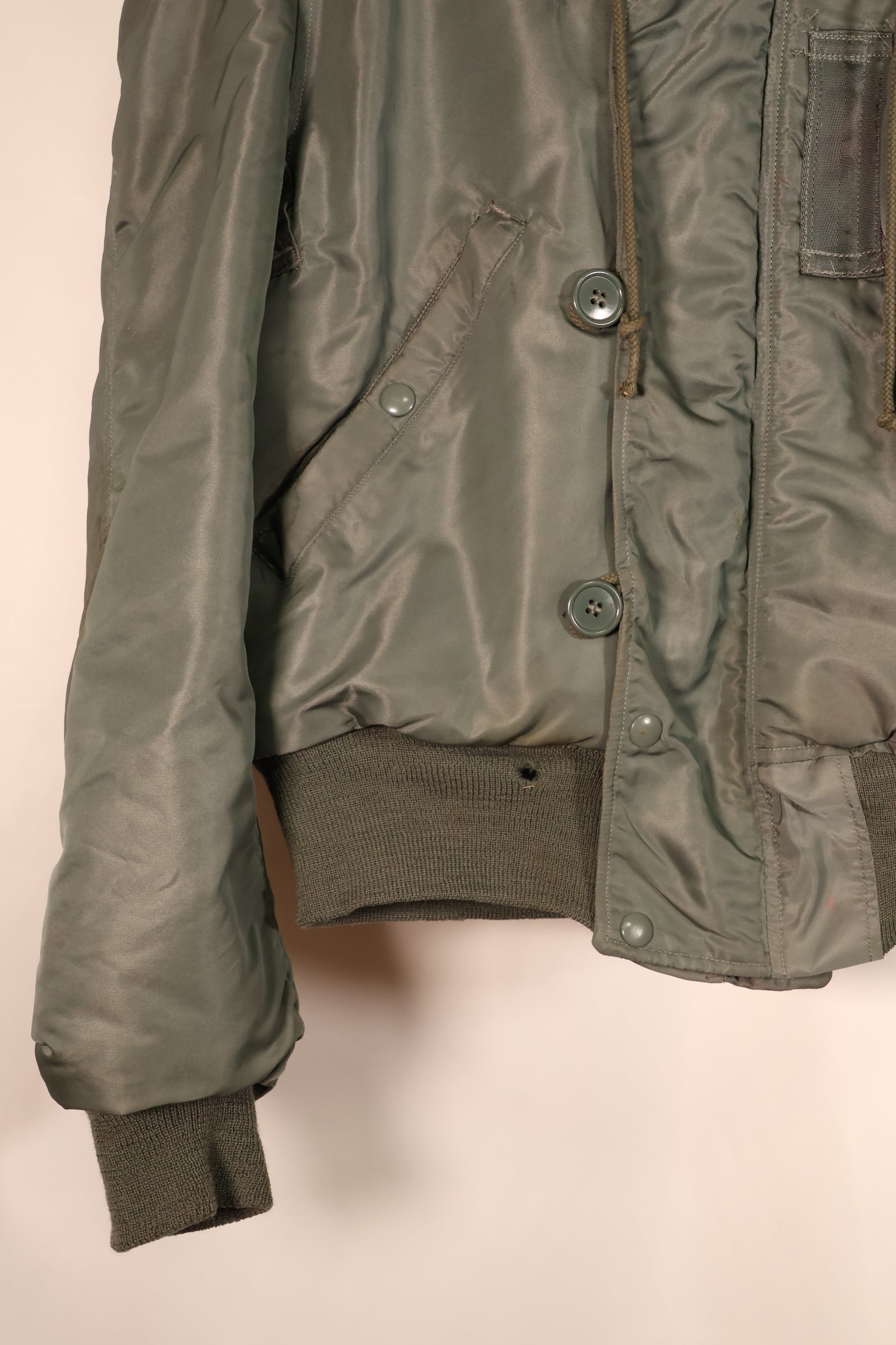 Mid-1950s, MEDIUM, U.S. Air Force (USAF), N2-B Flight Jacket, Used