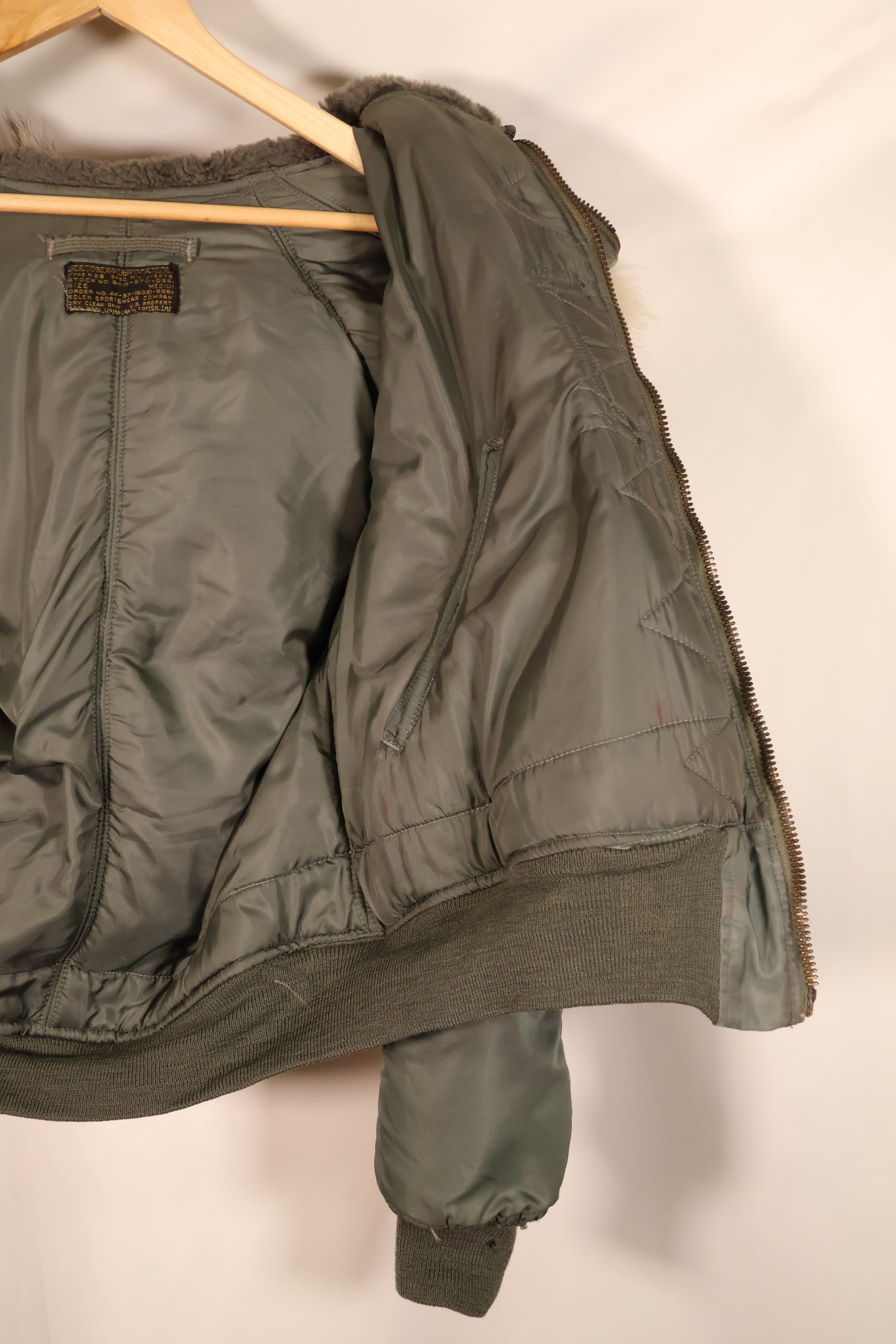 Mid-1950s, MEDIUM, U.S. Air Force (USAF), N2-B Flight Jacket, Used