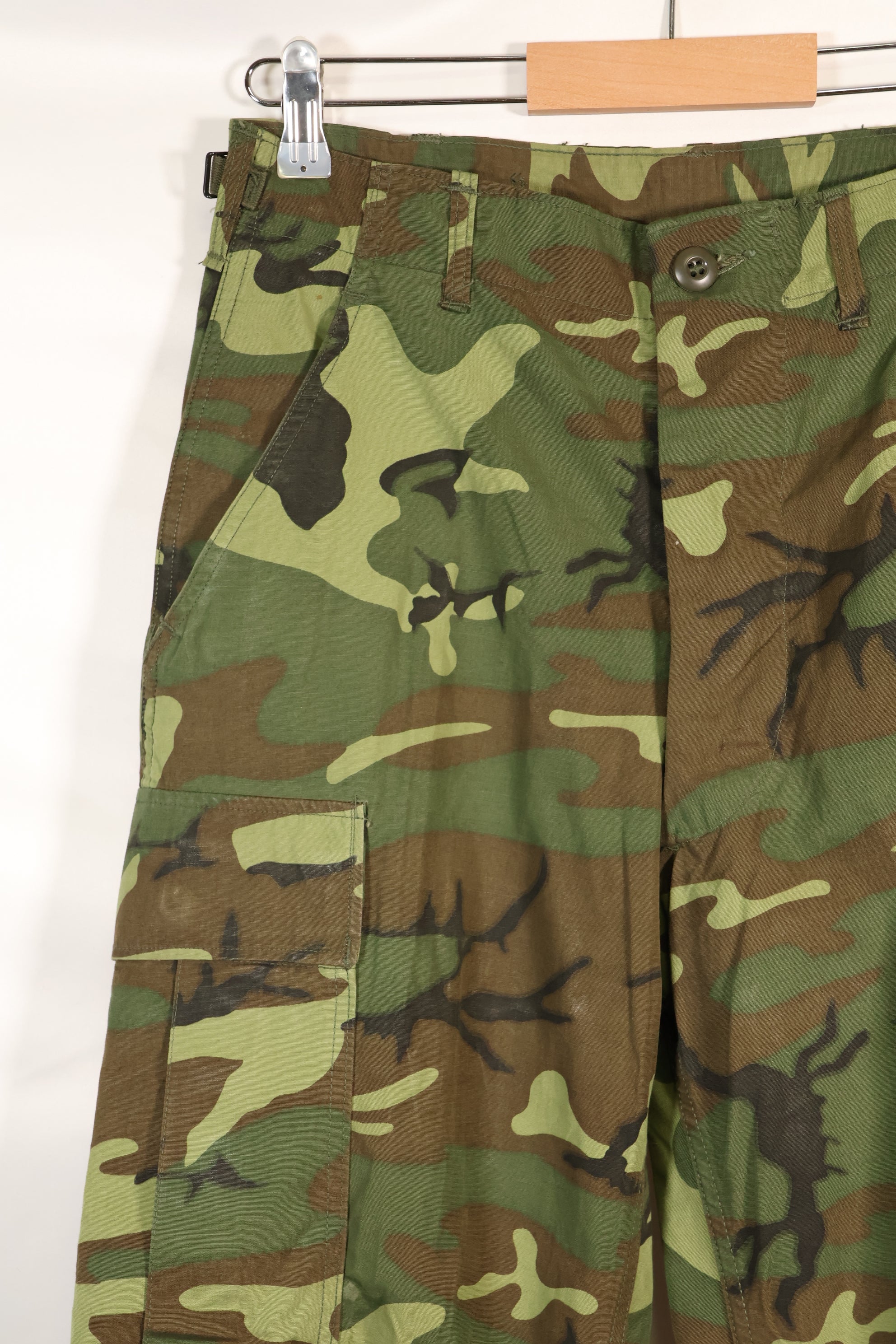Circa 1966-67 S-R US Army ERDL Camouflage Leaf Camouflage Jungle Fatigue Pants Used 