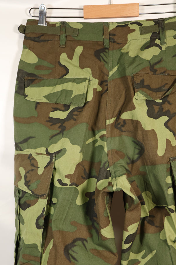 Circa 1966-67 S-R US Army ERDL Camouflage Leaf Camouflage Jungle Fatigue Pants Used 