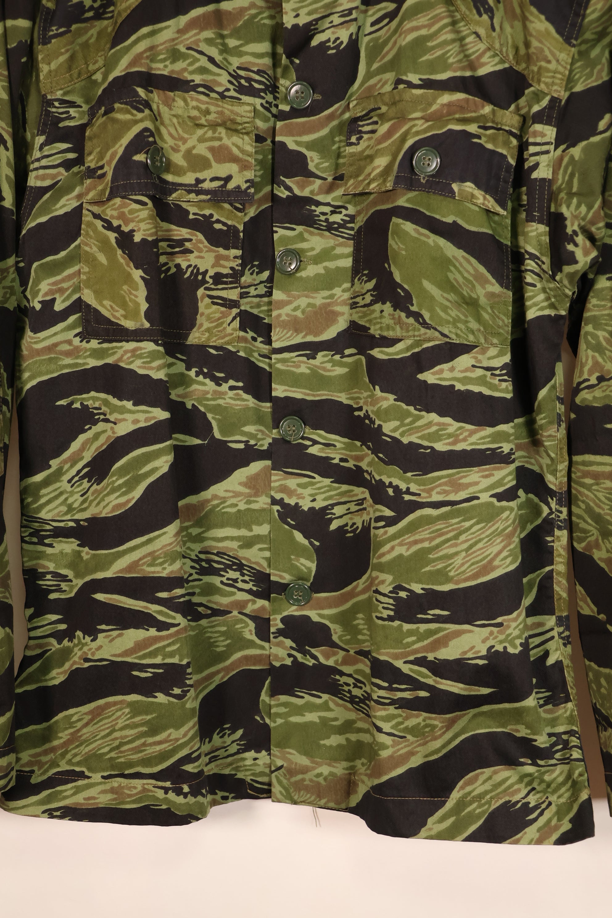 1968 Contract, South Vietnamese Marine Corps, 4th Model VNMC Tiger Stripe Shirt, Virtually Unused, Size A-3