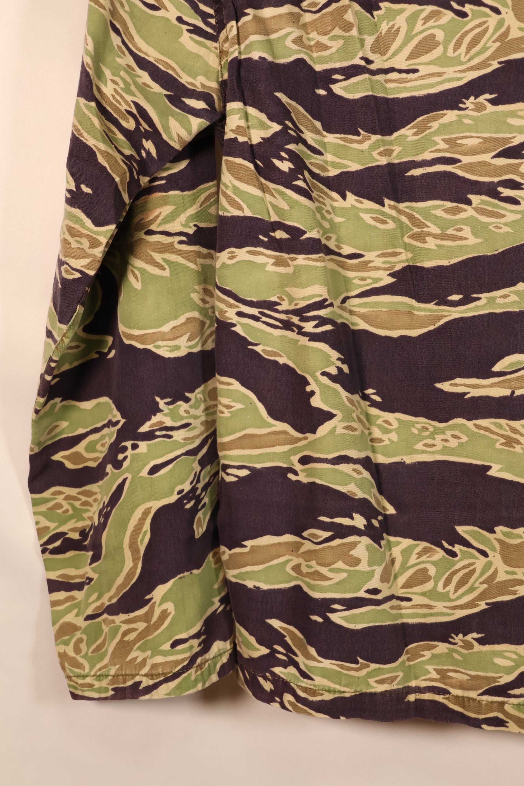 1960年代後半　A-L　レイトウォーライトウェイト　タイガーストライプ　シャツ　褪色あり　中古品
