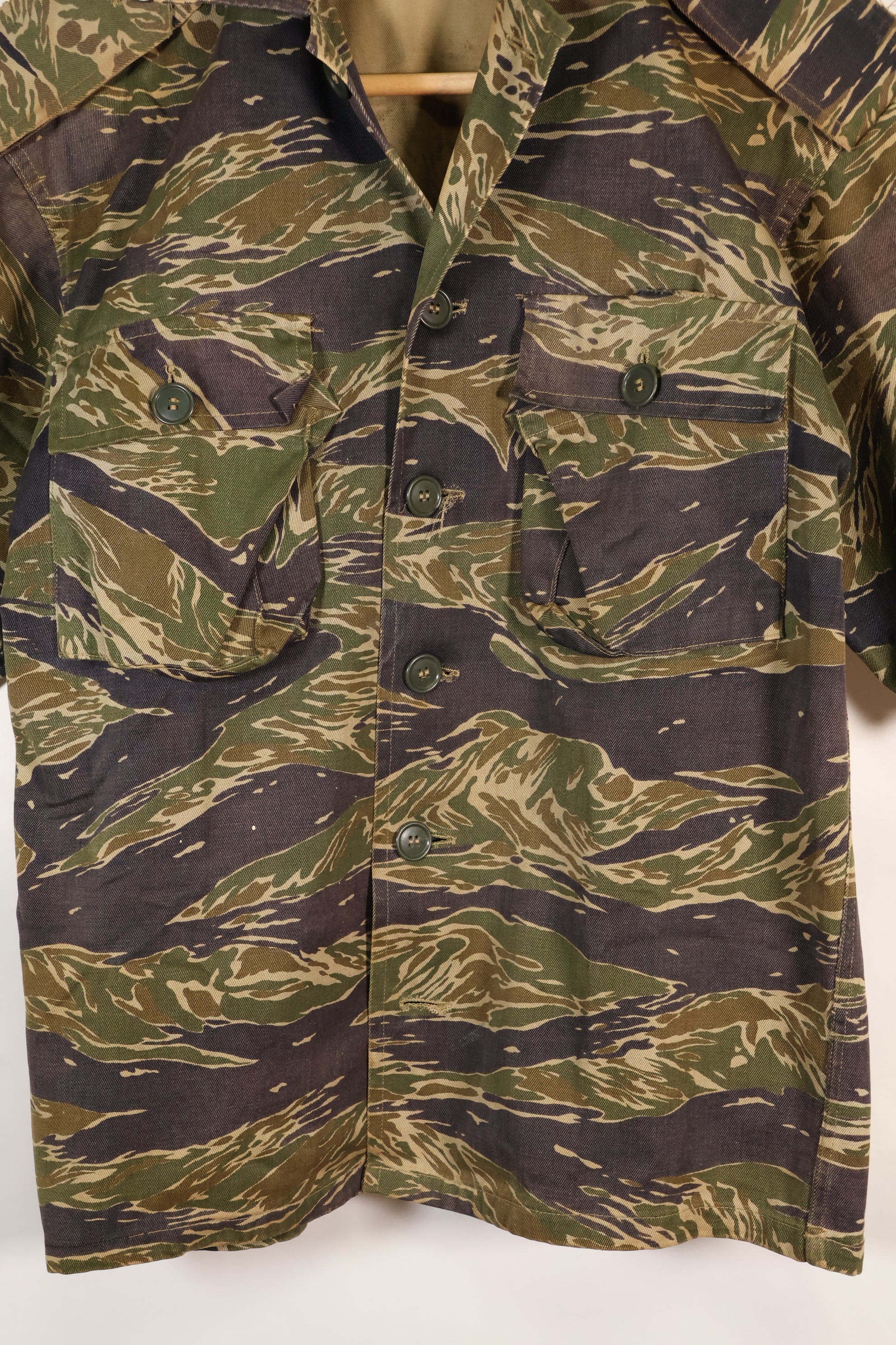 1960's semi A-M silver tiger shirt Asian cut epaulette modified used