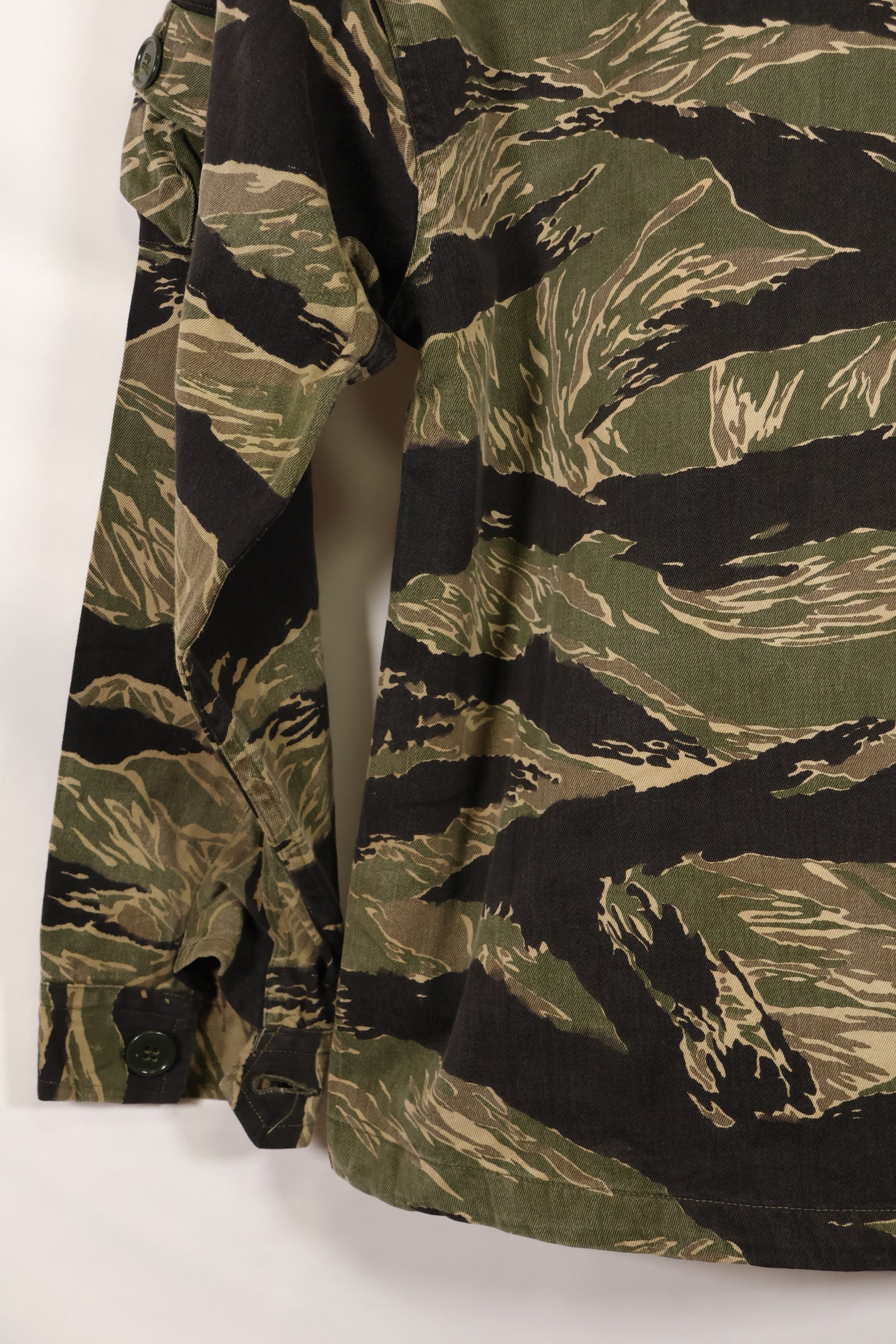 Real US-S Okinawa Tiger Tiger Stripe US Cut Shirt Japanese Mainland Sewing Used