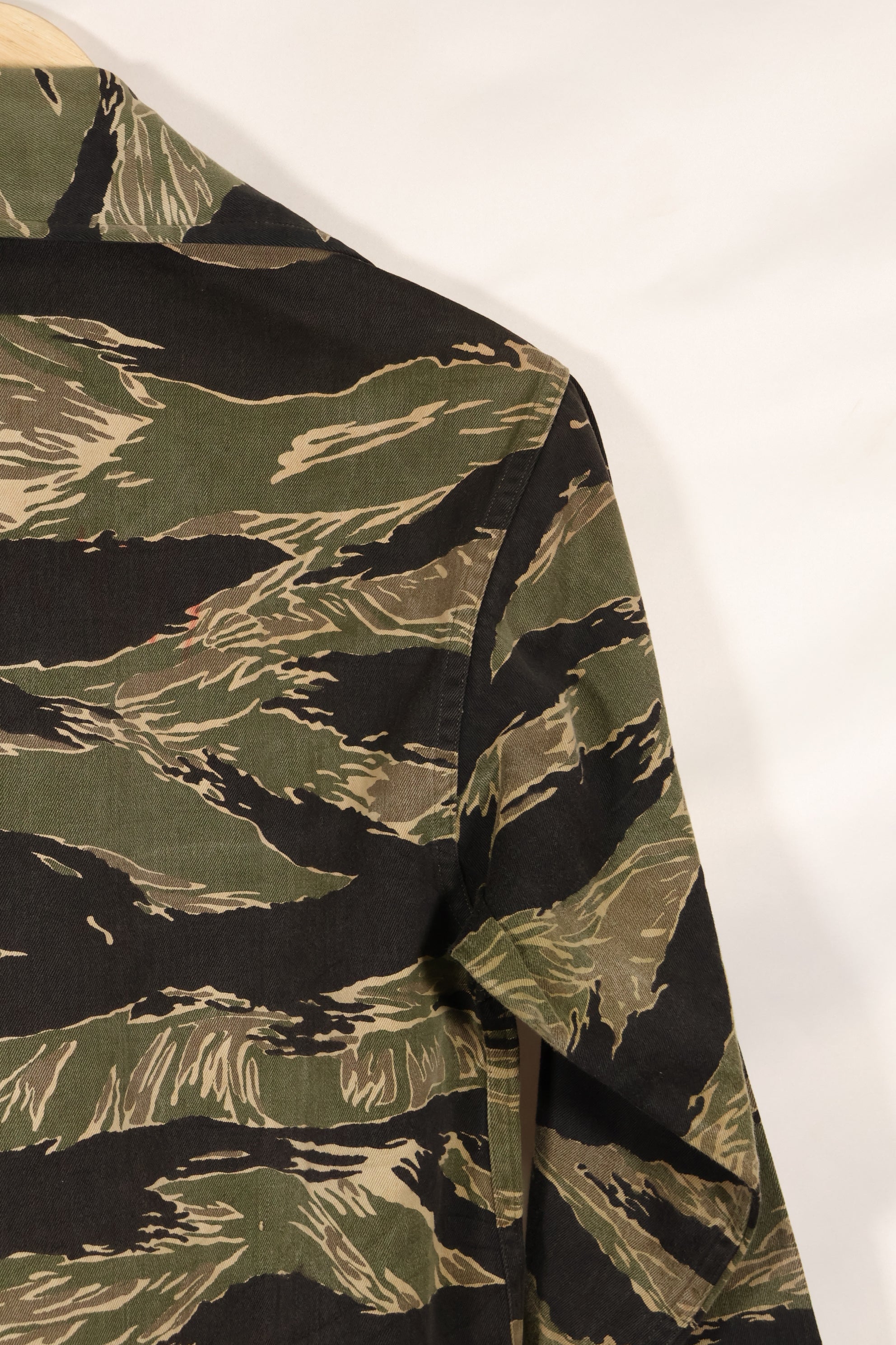 Real US-S Okinawa Tiger Tiger Stripe US Cut Shirt Japanese Mainland Sewing Used
