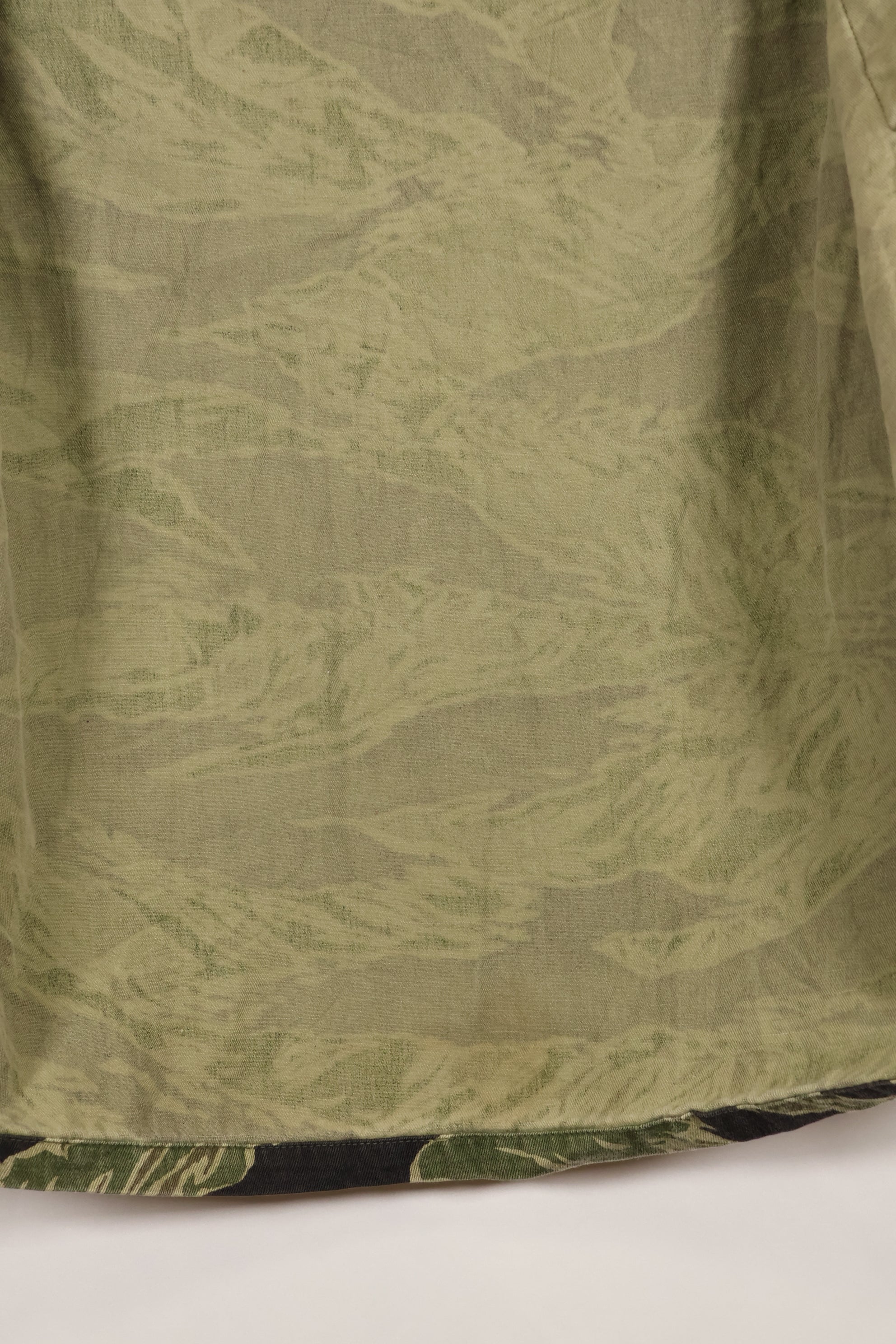 Mid-1960s US Cut Okinawa Tiger Lime Green Color Tiger Stripe Shirt Used