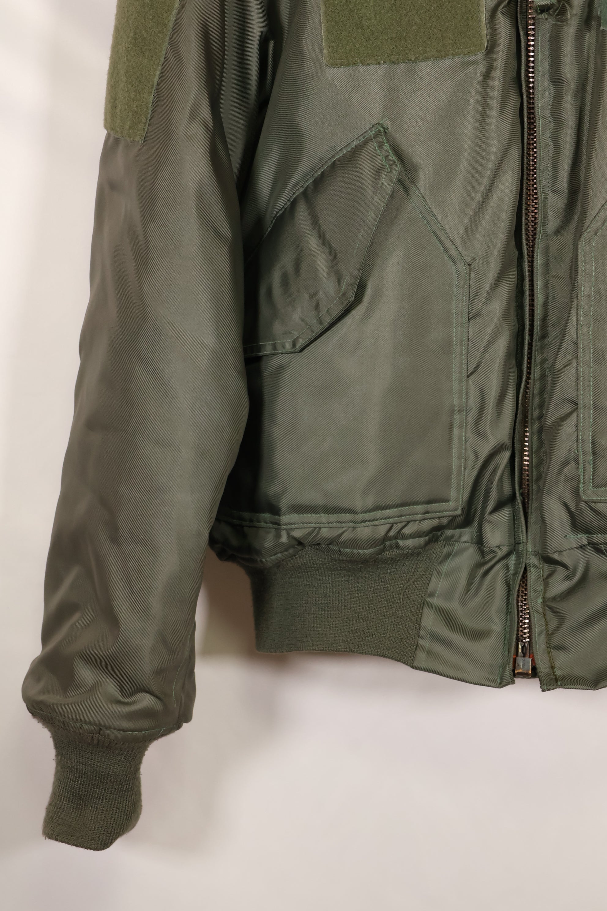 1998 Contract MEDIUM US Navy CWU-45P Flight Jacket, used, good condition.