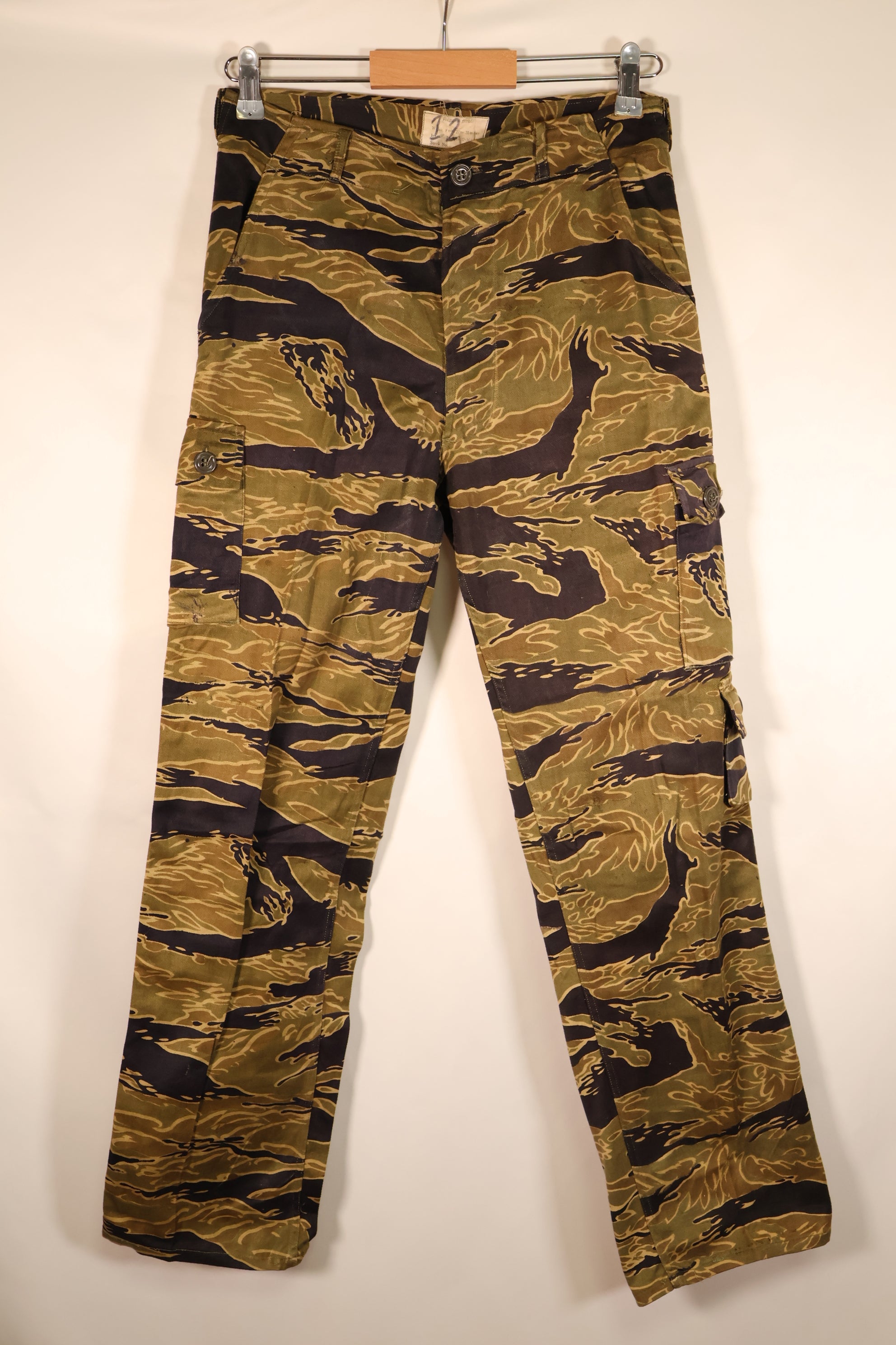 Late 1960s US-S Gold Tiger Pattern Tiger Stripe US-Cut Pants, Used