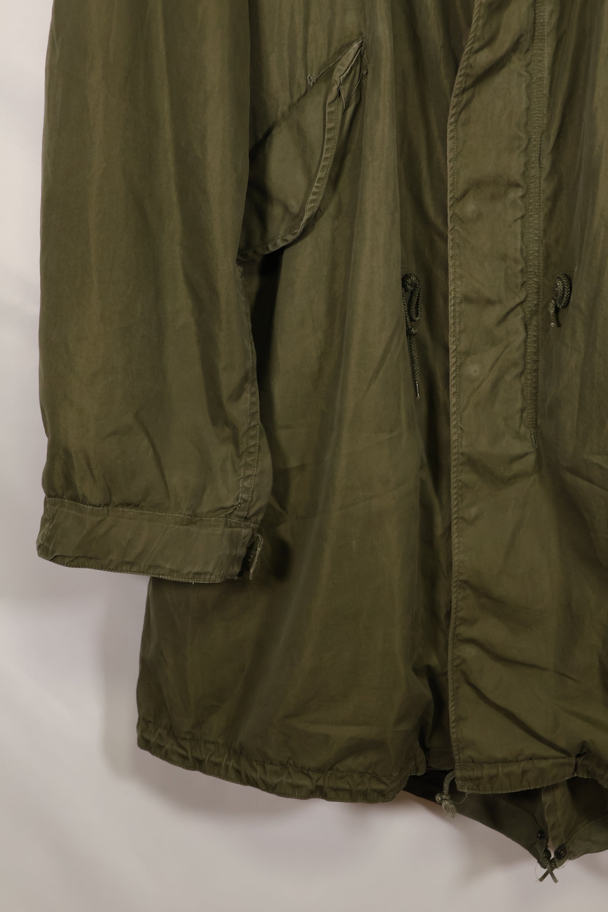 Early 1950s MEDIUM US Army M51 Field Parka, shell only, used.
