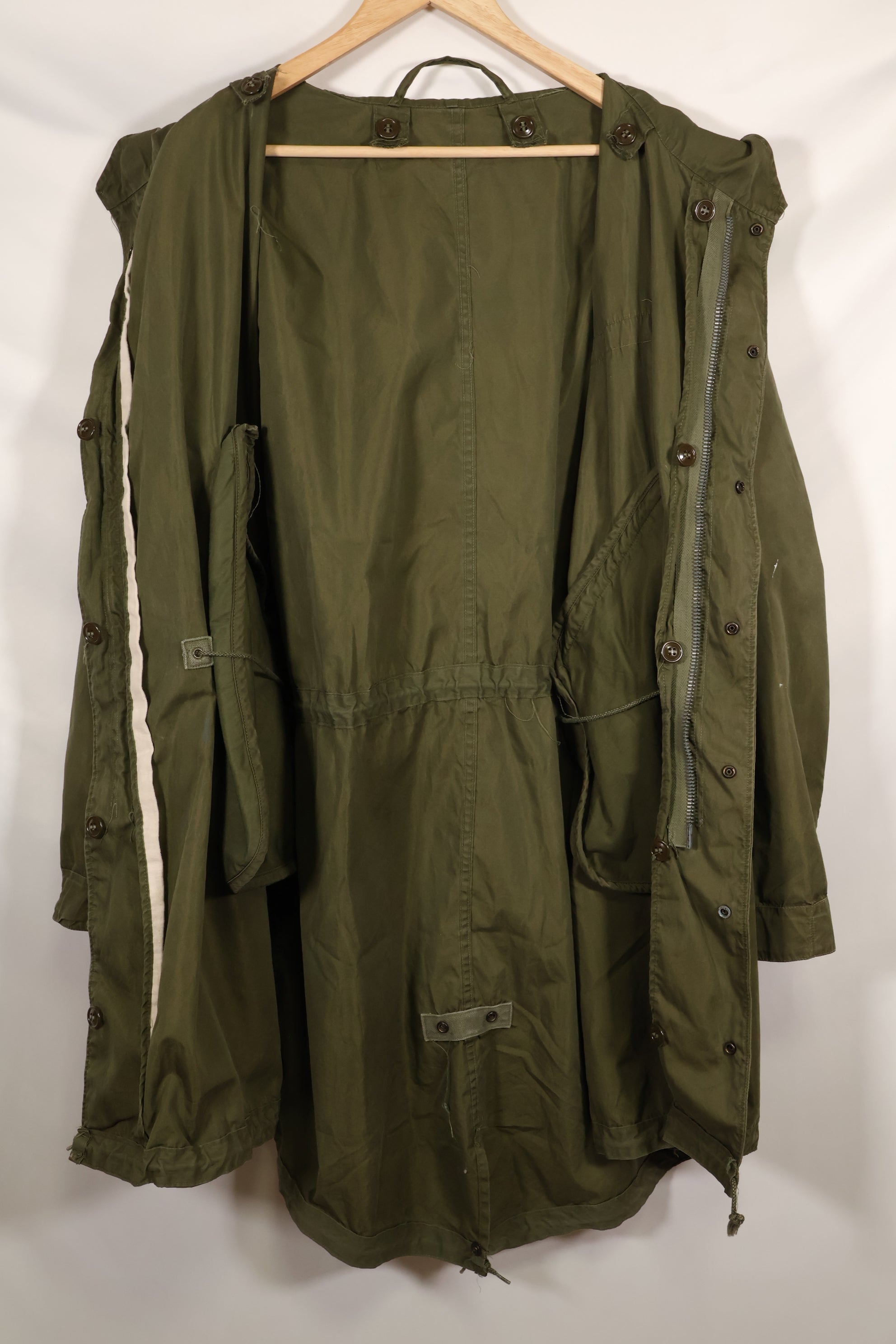Early 1950s MEDIUM US Army M51 Field Parka, shell only, used.