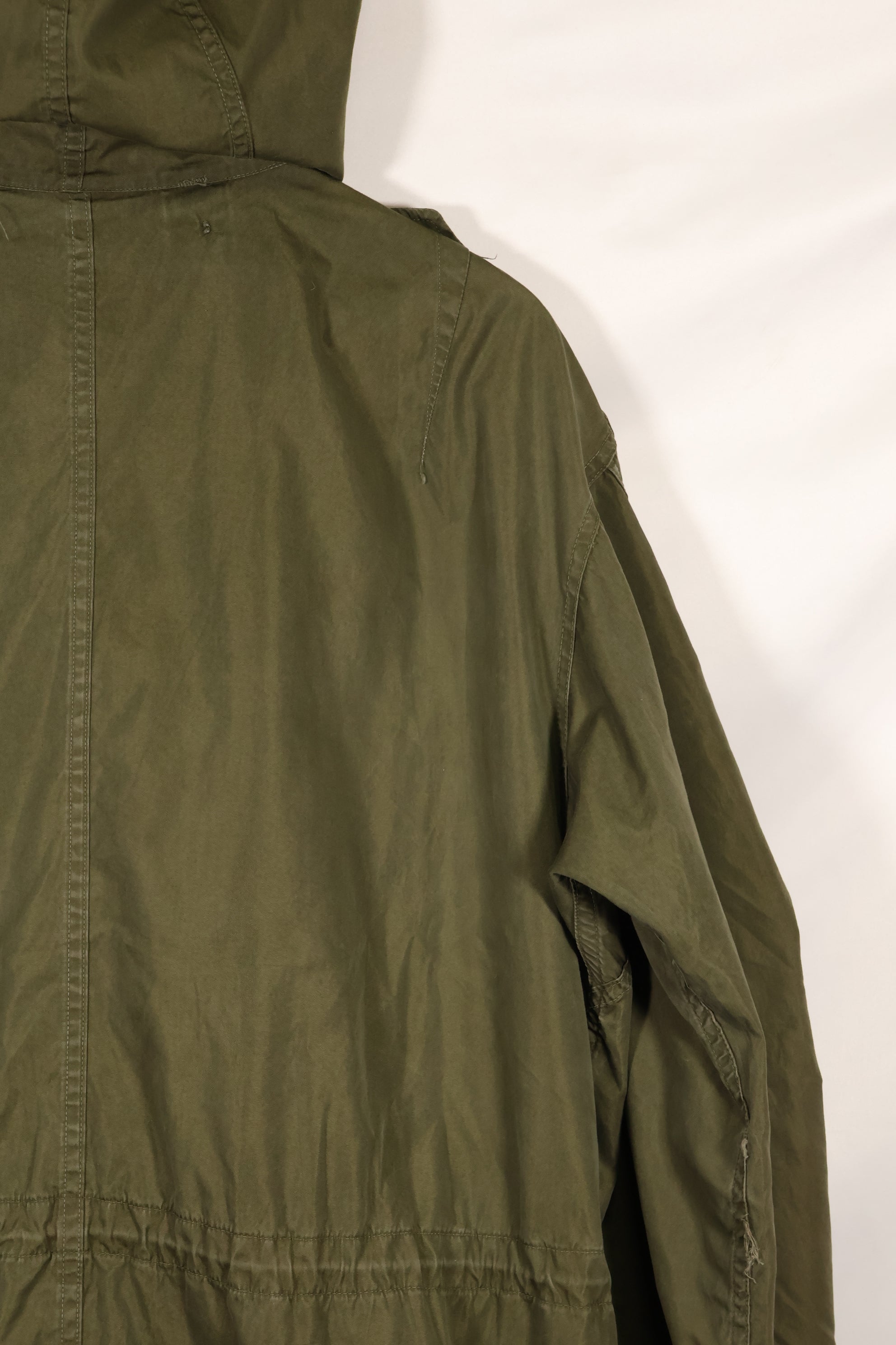 Early 1950s MEDIUM US Army M51 Field Parka, shell only, used.