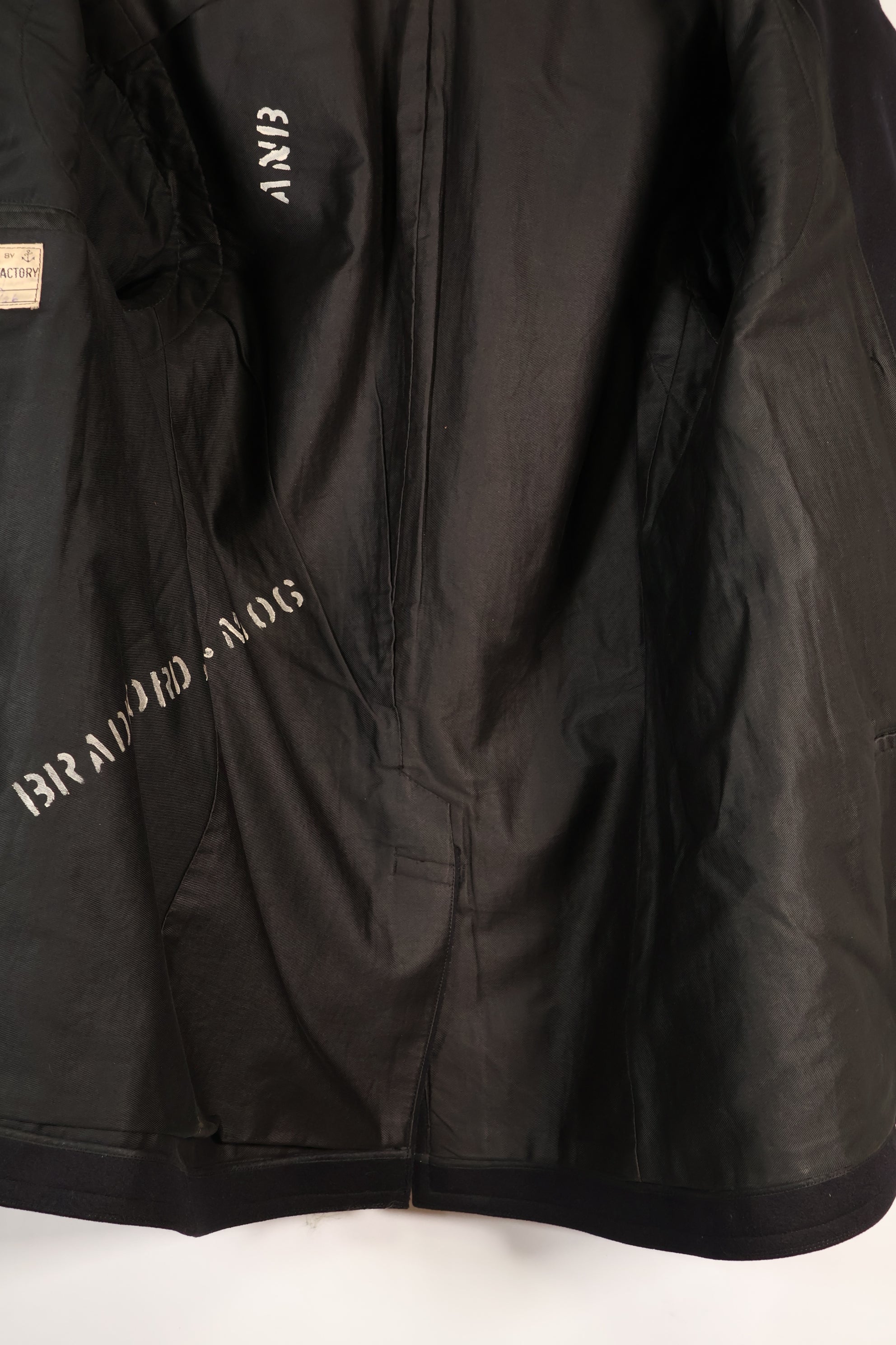 1940's estimated 38 approx. 10 buttons U.S. Navy pea coat in good condition A