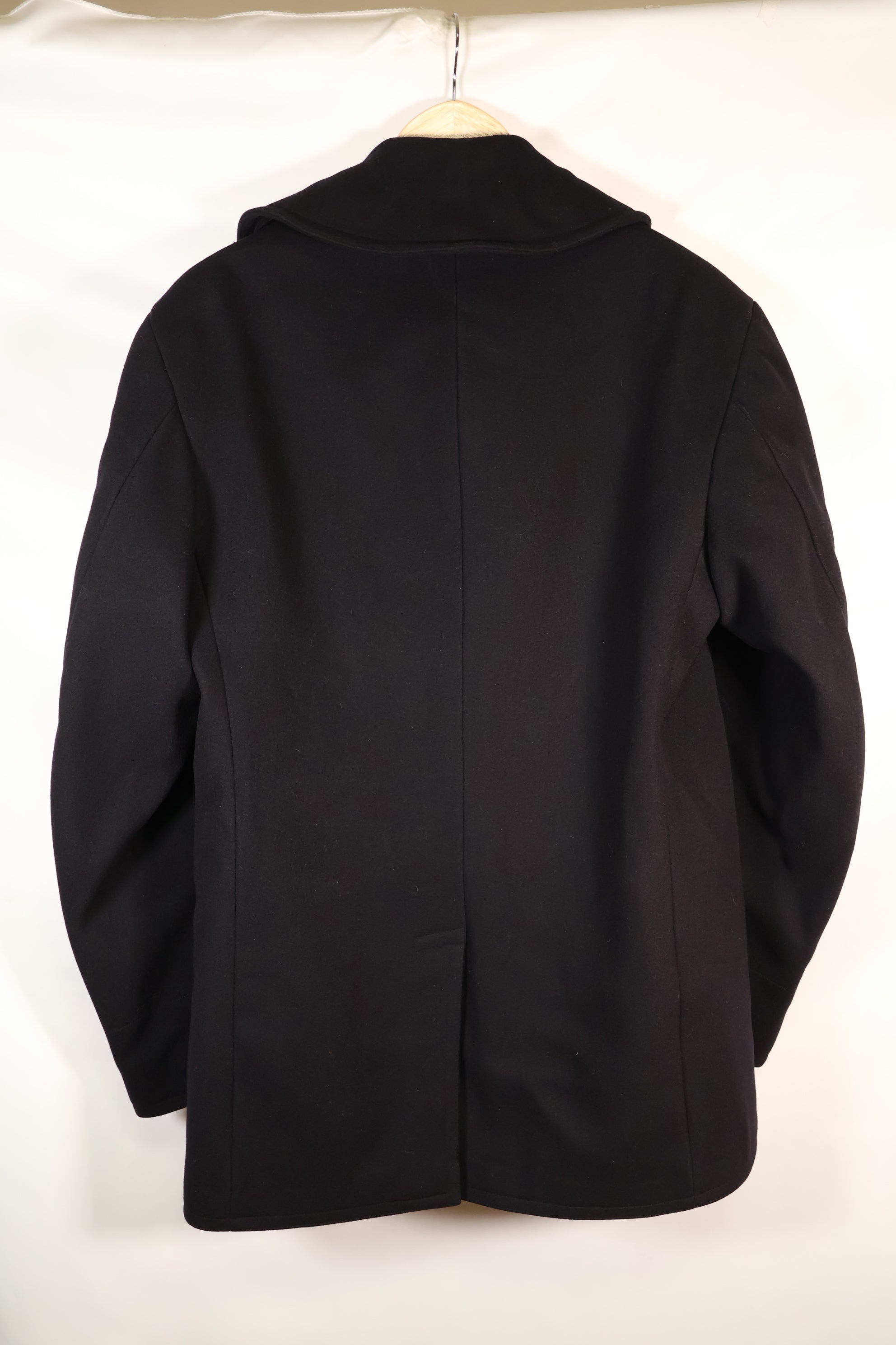 1940's estimated 38 approx. 10 buttons U.S. Navy pea coat in good condition A