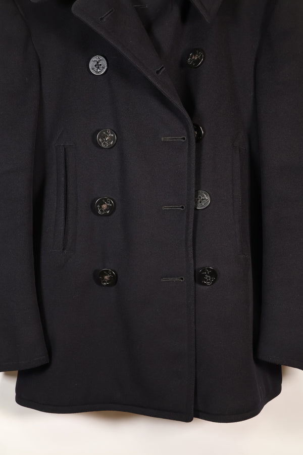 1940's estimated 38 approx. 10 buttons U.S. Navy pea coat in good condition B