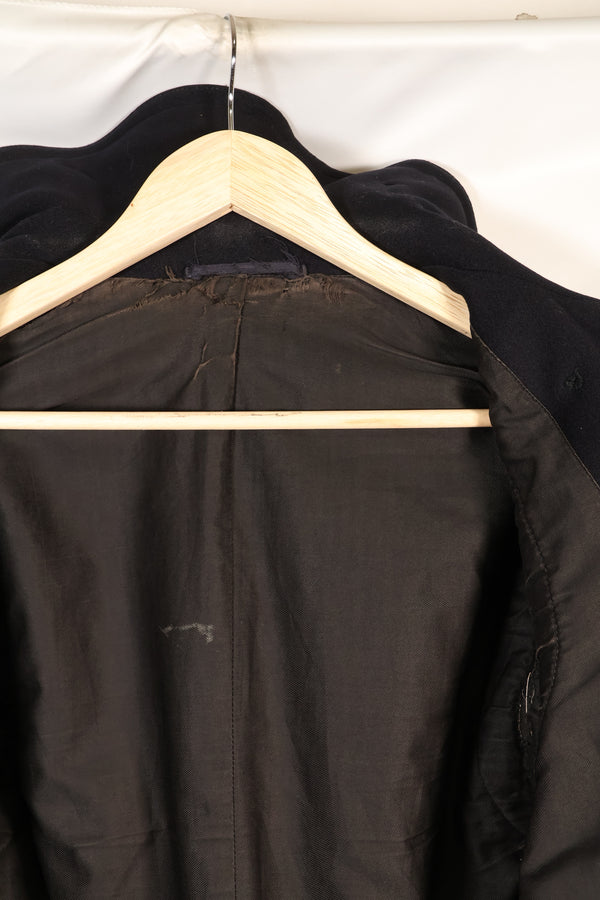 1940's estimated 38 approx. 10 buttons U.S. Navy pea coat in good condition B