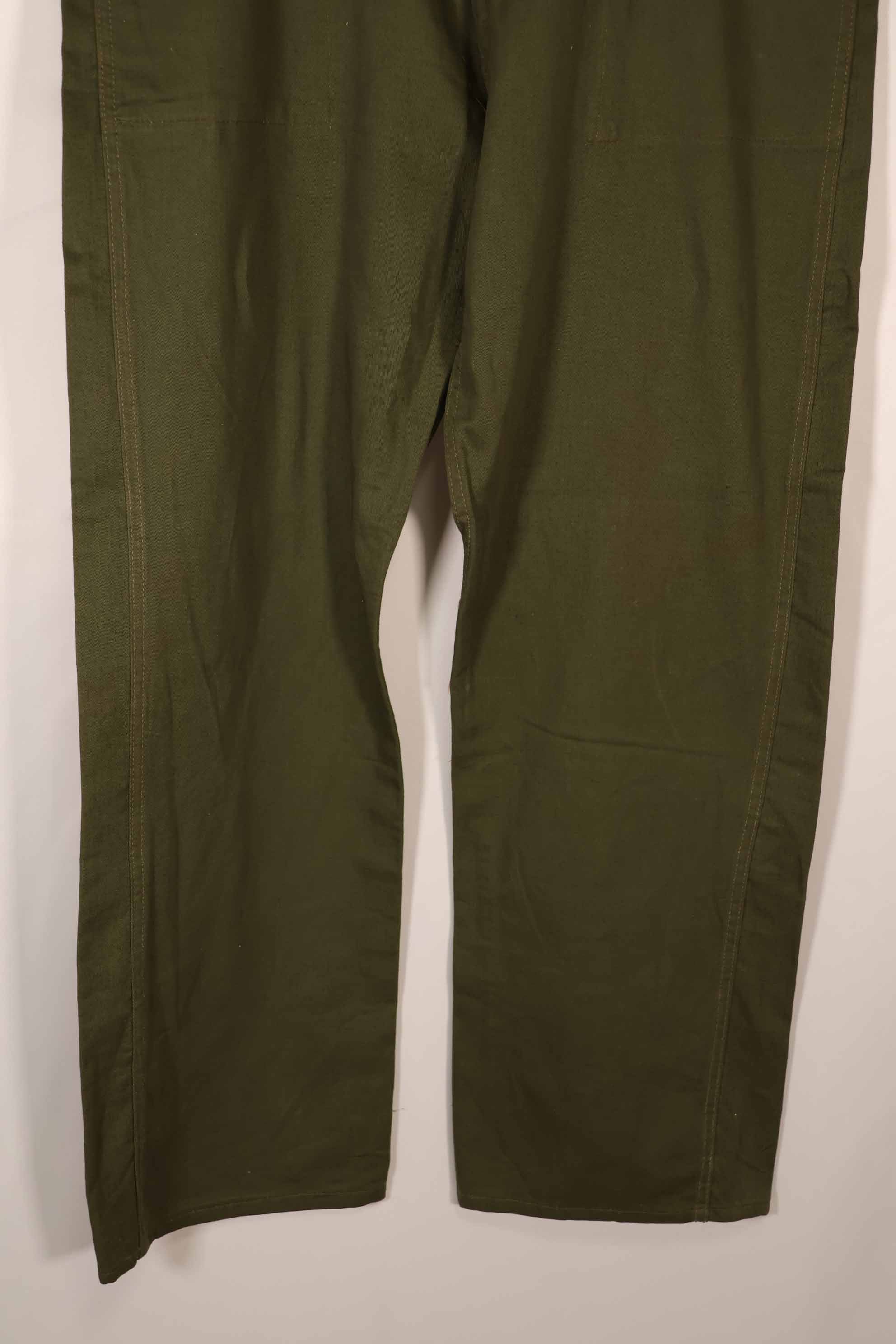 Real late 1940s-early 1950s U.S. Navy cotton pants, zipper fly, used.