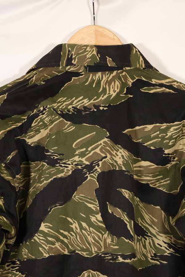 1960s Deadstock A-M Okinawa Tiger Tiger Stripe Shirt Asian Cut
