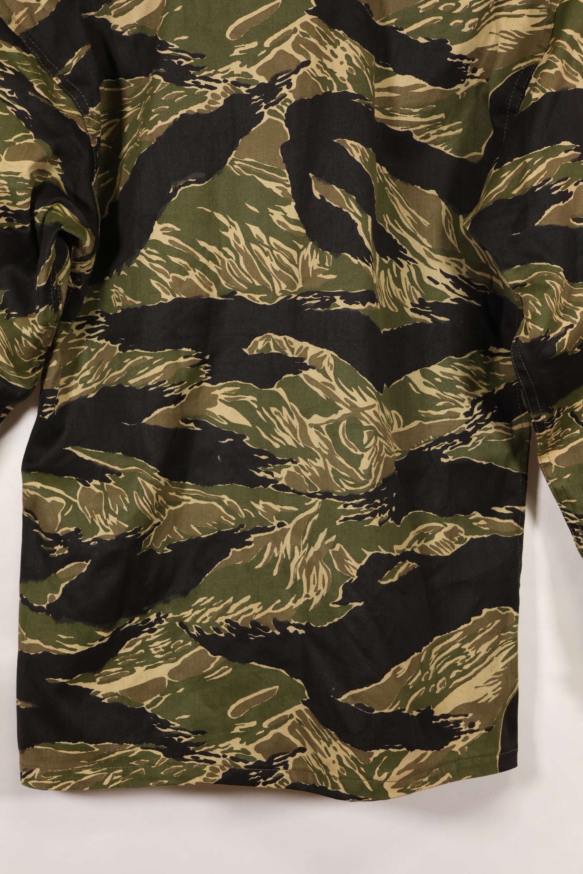 1960s Deadstock A-M Okinawa Tiger Tiger Stripe Shirt Asian Cut