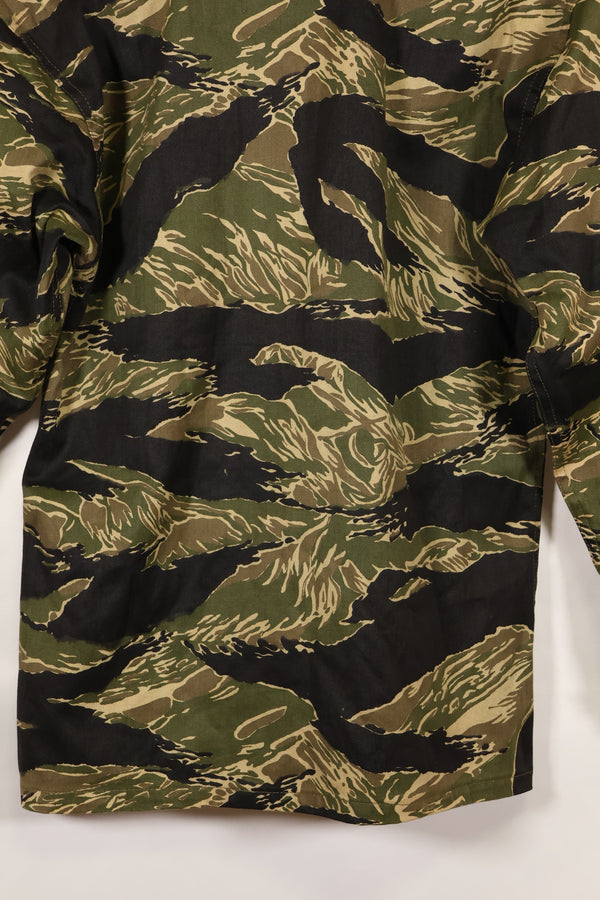 1960s Deadstock A-M Okinawa Tiger Tiger Stripe Shirt Asian Cut