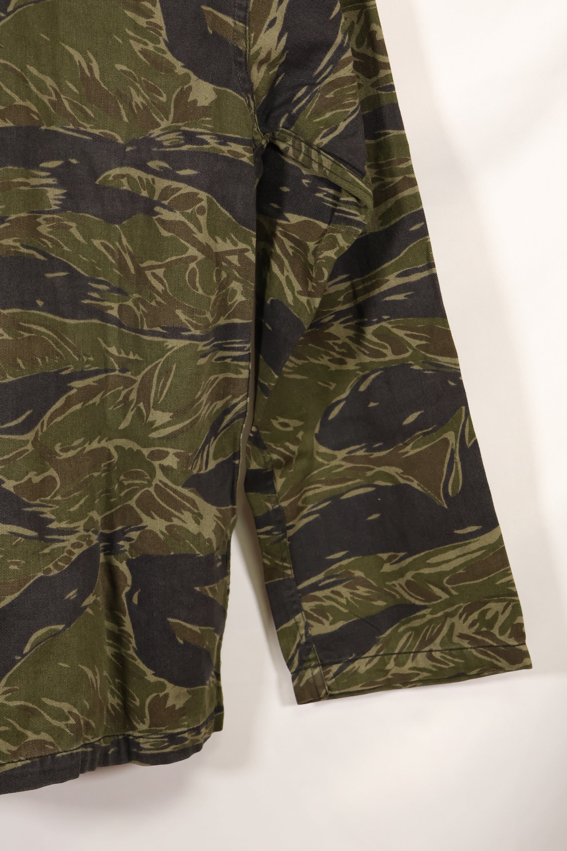 Real TO78 Okinawa Tiger Tiger Stripe Shirt No Stamp Used
