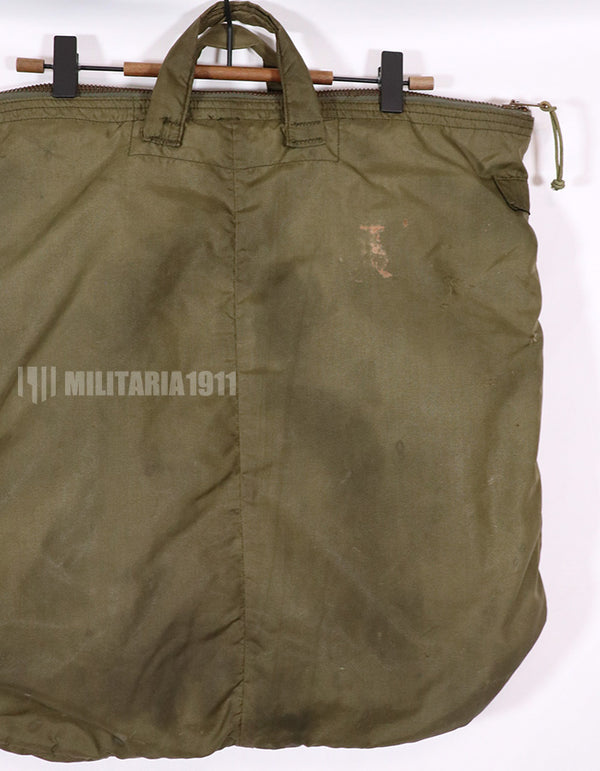 Original U.S. military release, 80's, helmet bag, poor condition, stained, age tag unreadable.