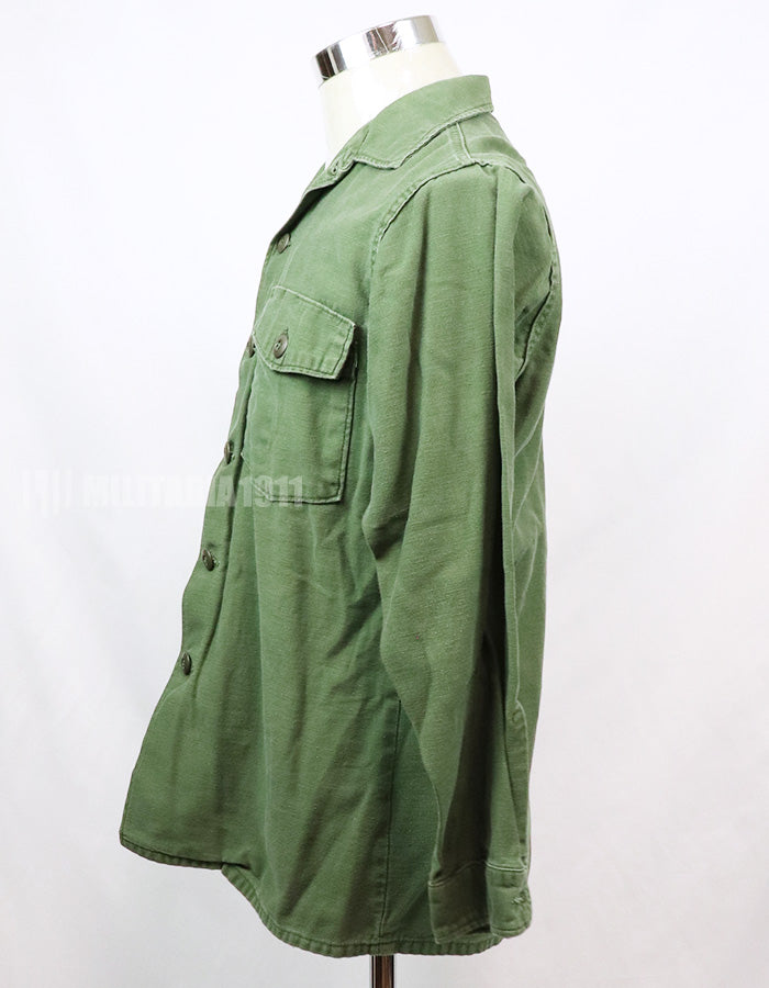 Original utility shirt OG-107, made in 1970, wartime lot.