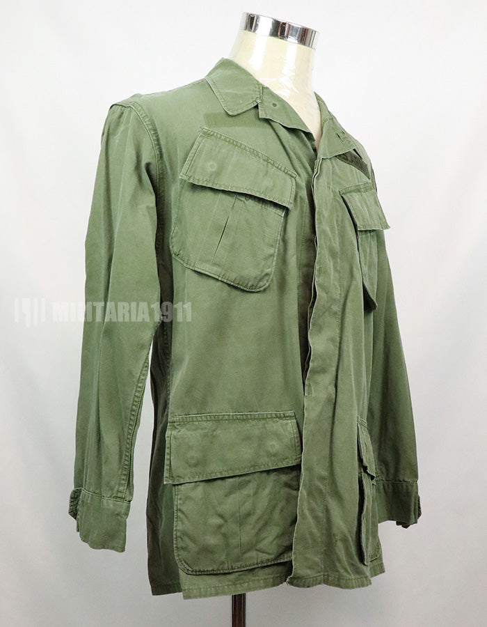 Original 3rd model, ripstop fabric, jungle fatigues, with patches, good condition, 1969 contract.